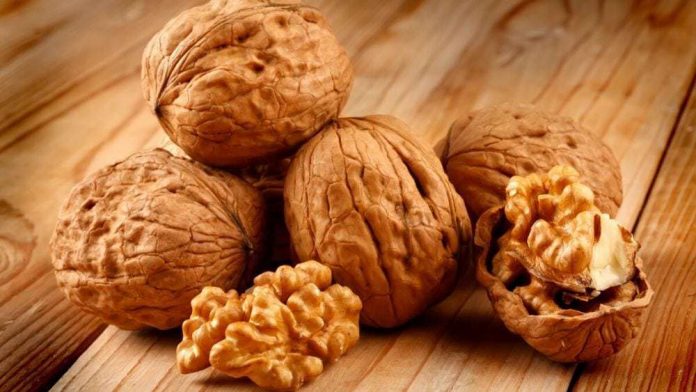The benefits of nuts against pain