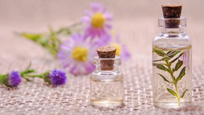 12 huiles essentielles anti douleur 1 guide des huiles essentielles anti douleur