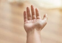 Regarder vers l’avenir grâce aux lignes de la main